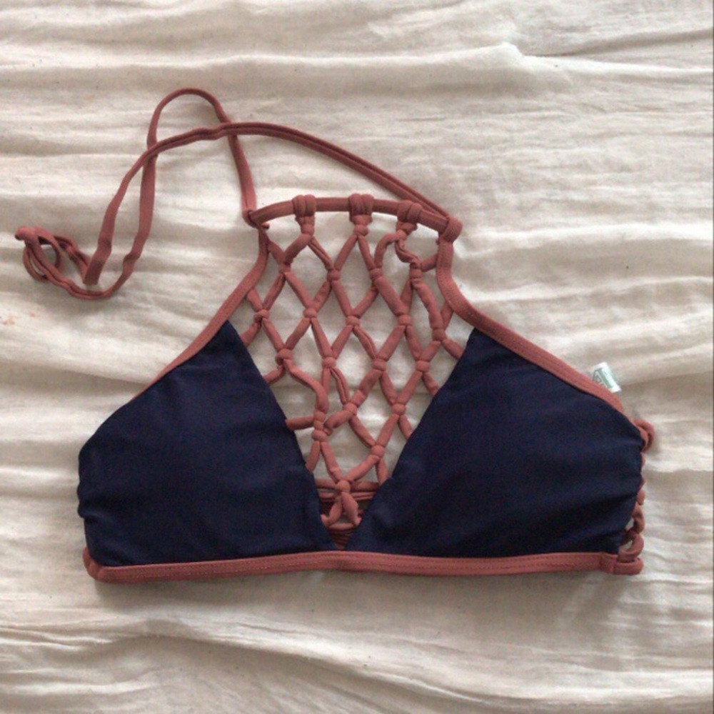 Mauve and blue knitted bikini top